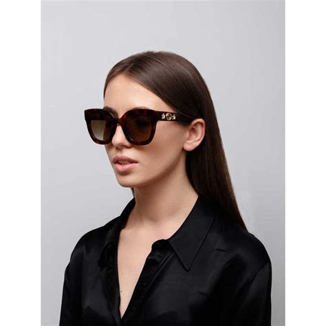 Woman model wearing Gucci GG0208S Sunglasses 